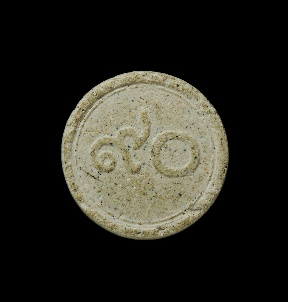 22Nov24 (129)p.jpg - ​พระผงจันทร์ลอยบางขุนพรหมย้อนยุค ปี2509 หลวงพ่อพร้อม วัดเกาะแก้วอรุณคาม จ. สระบุรี ปี2539 เนื้อผงพุทธคุณ ผงว่าน พระขนาดเล็ก | https://kamulet.in.th